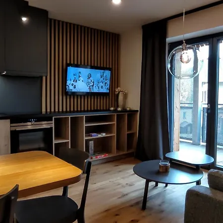 Moderni Rodinny 3Kk Apartman D8 V Centru Harrachova S Vyhledem Na Skokanske Mustky - By Relax Harrachov Exteriér fotografie