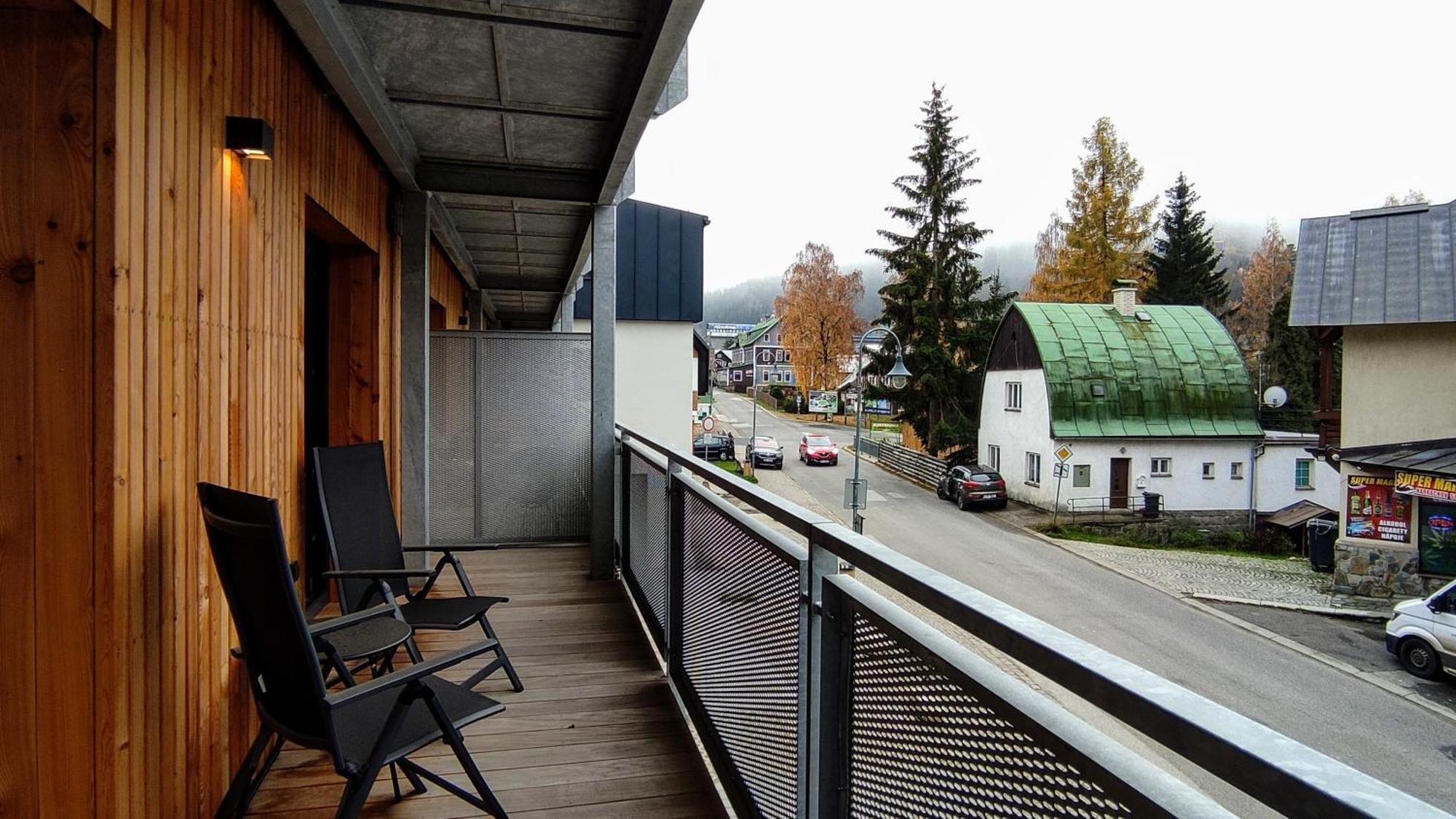 Moderni Rodinny 3kk D8 V Centru Harrachova S Vyhledem Na Skokanske Mustky - By Relax Apartment Harrachov